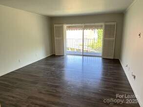 1323 Queens Rd in Charlotte, NC - Building Photo - Building Photo