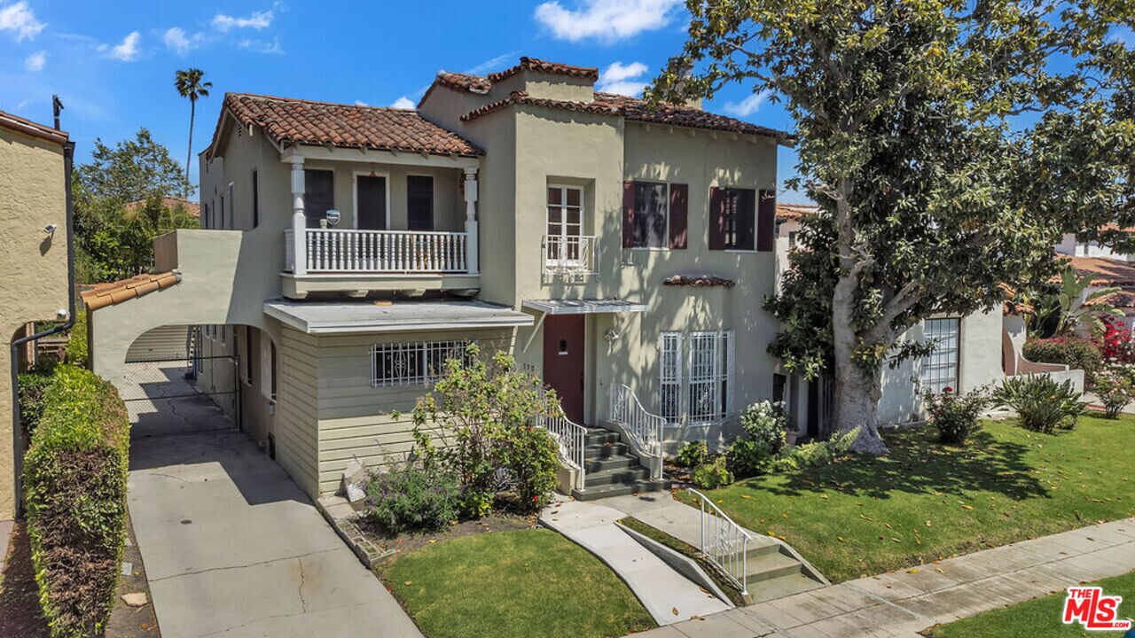 118 N Harper Ave in Los Angeles, CA - Building Photo