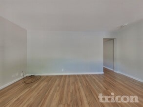 5041 Whittier Dr in Sacramento, CA - Foto de edificio - Building Photo