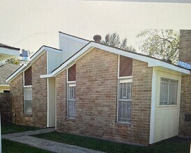 5654 Allendale Rd in Houston, TX - Building Photo - Building Photo