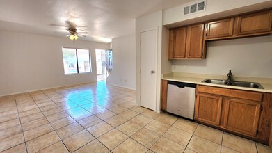 6131 E Greenway St, Unit 1 in Mesa, AZ - Building Photo - Building Photo