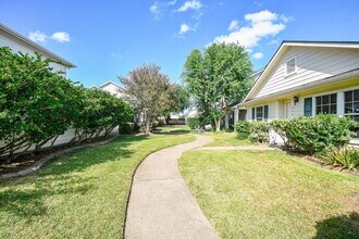 6233 Lone Prairie Way in Katy, TX - Building Photo - Building Photo