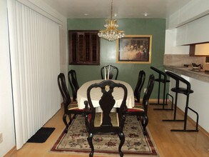 2232 Lyric Ave in Los Angeles, CA - Foto de edificio - Building Photo
