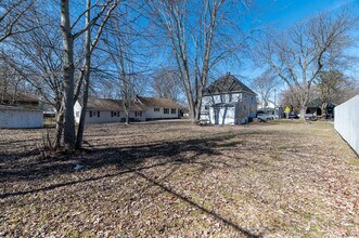 1827 Gilbert St in Saginaw, MI - Building Photo - Building Photo