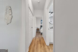 56 Holly Rd NW in Atlanta, GA - Building Photo - Building Photo