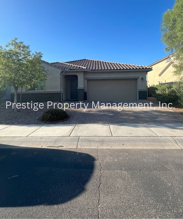 9050 W Grayling Dr in Marana, AZ - Building Photo