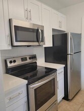 5718 Lincoln St in Hollywood, FL - Building Photo - Building Photo