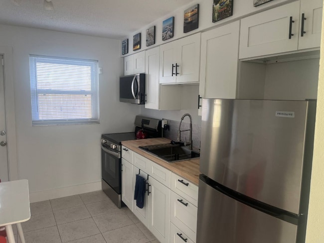 726 1st St in Indian Rocks Beach, FL - Building Photo - Building Photo