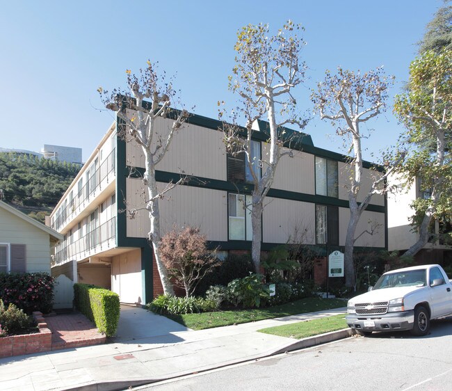 11746 Bellagio Rd in Los Angeles, CA - Foto de edificio - Building Photo