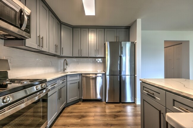 59 E Broadway in Milford, CT - Building Photo - Building Photo