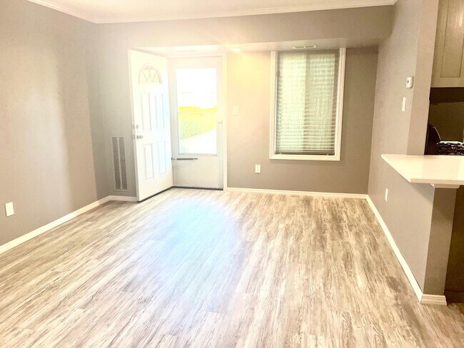 33 Juniper Ct in Coram, NY - Building Photo - Building Photo
