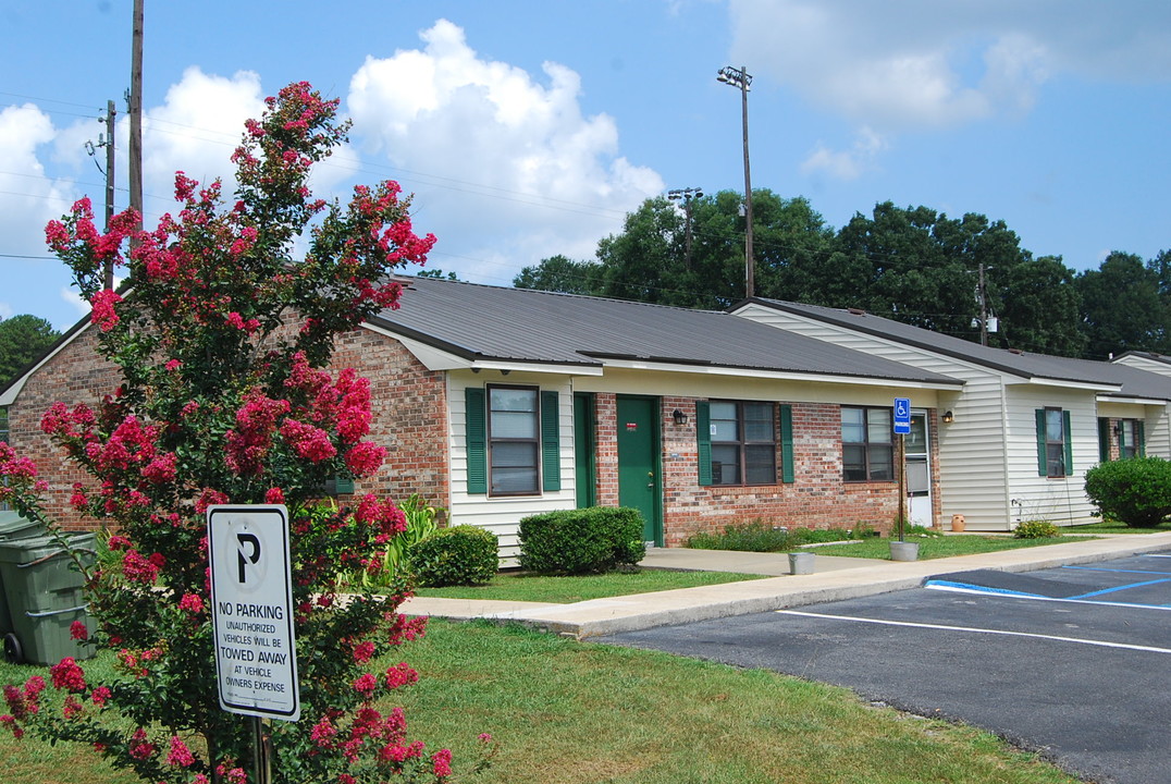 Parkview Apartments in Lineville, AL - Building Photo