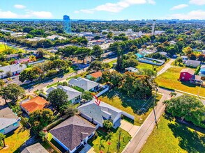 341 Oak Aly in Delray Beach, FL - Building Photo - Building Photo