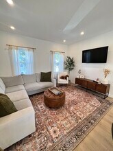 285 W 5th St, Unit 2 in Boston, MA - Building Photo - Building Photo