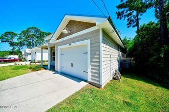 194 Escanaba Ave in Panama City Beach, FL - Building Photo - Building Photo