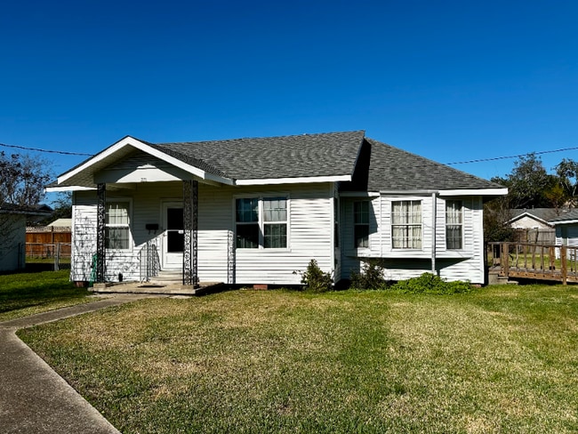 property at 222 Woodruff St