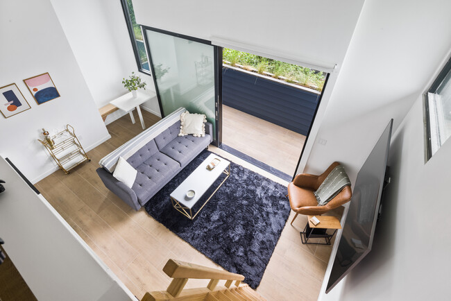 144 S Wilton Pl, Unit South in Los Angeles, CA - Foto de edificio - Building Photo