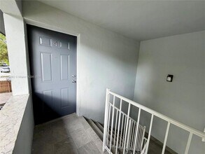 1305 NW 4th St, Unit 4 in Miami, FL - Building Photo - Building Photo