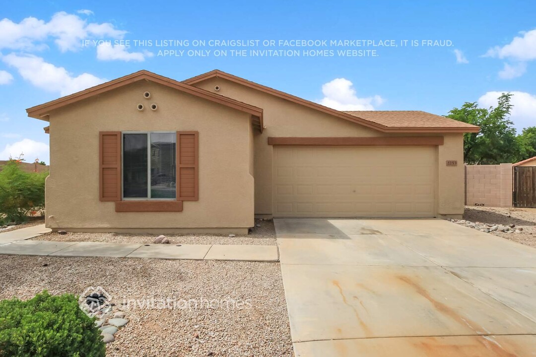 2253 E Meadow Mist Ln in Queen Creek, AZ - Building Photo