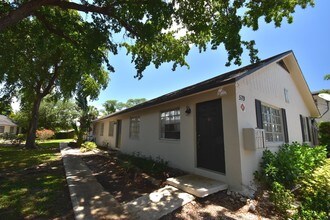 Pompano Greens in Pompano Beach, FL - Foto de edificio - Building Photo