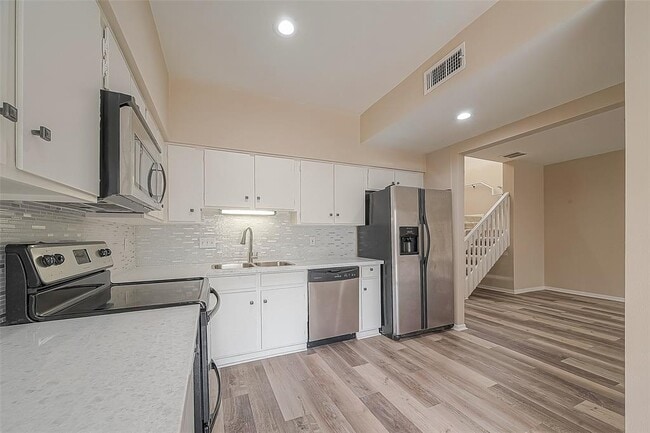 property at 1566 Prairie Grove Dr