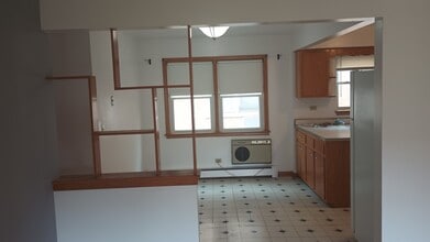 8902 N Wisner St in Niles, IL - Building Photo - Building Photo
