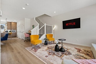 147 Edith Dr NW in Calgary, AB - Building Photo - Building Photo