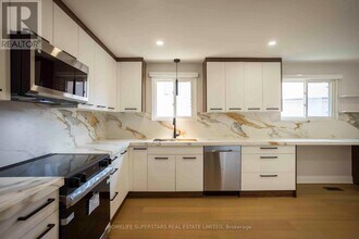 15 Shademaster Ct in Toronto, ON - Building Photo - Building Photo