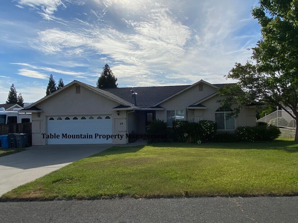 29 Ridge Line Ct in Oroville, CA - Building Photo