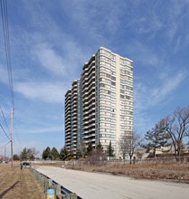 1 Greystone Walk Dr in Toronto, ON - Building Photo - Building Photo