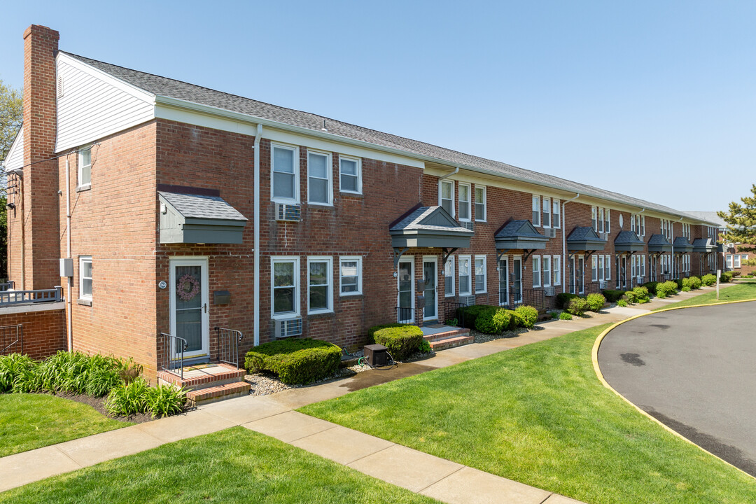 Bayhead By the Sea Condo Associates in Point Pleasant Beach, NJ - Building Photo