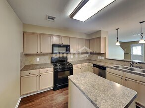 16727 Foursquare Dr in Conroe, TX - Building Photo - Building Photo