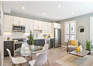 700 16th St NE in Washington, DC - Building Photo - Building Photo