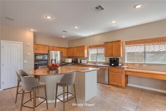 11135 River Hills Ln in Las Vegas, NV - Building Photo - Building Photo
