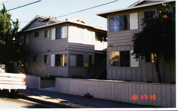 202 Linden St in Redwood City, CA - Building Photo - Building Photo