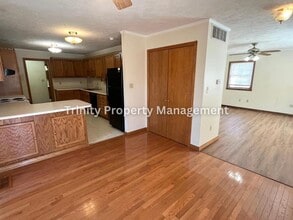 1419 W Pike St in Clarksburg, WV - Building Photo - Building Photo