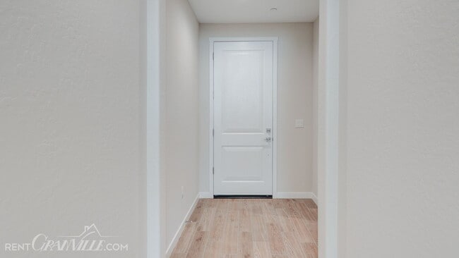 2837 E Corteza Dr in Fresno, CA - Foto de edificio - Building Photo