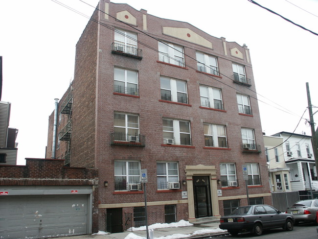 193-195 Clinton Ave in Jersey City, NJ - Building Photo - Building Photo