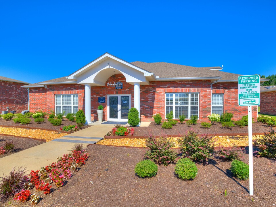 White Oak Apartments in North Little Rock, AR - Building Photo