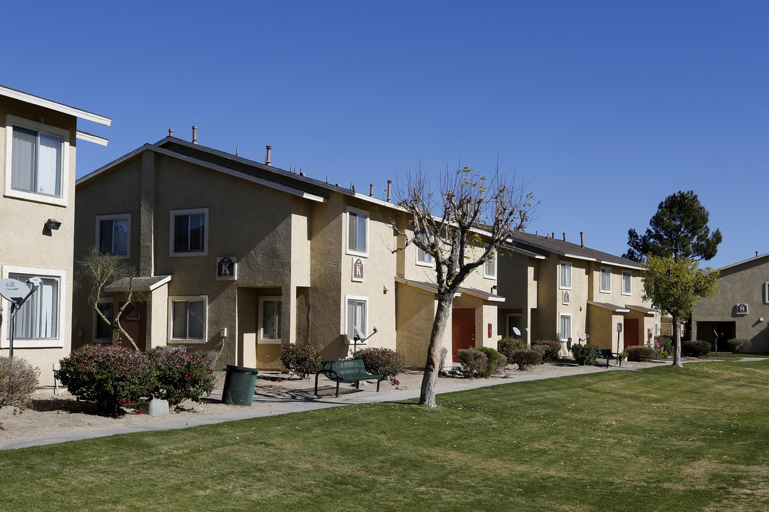 Pie De La Cuesta Apartments in Mecca, CA - Building Photo