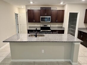 7207 Ronnie Gardens Ct in Tampa, FL - Building Photo - Building Photo
