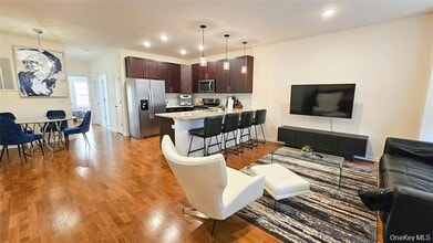 260 W Main St, Unit 9 in Goshen, NY - Foto de edificio - Building Photo