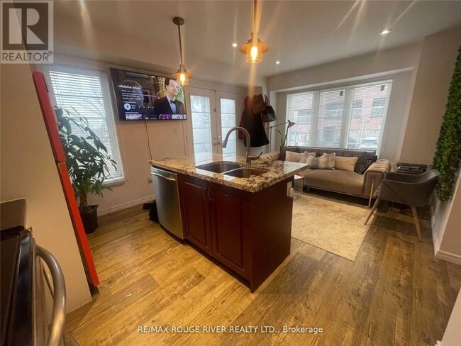 16 Lawrencetown St in Ajax, ON - Building Photo - Building Photo