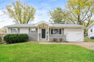 6714 Village Square Dr in Hazelwood, MO - Building Photo