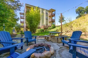 Skyloft Apartments in Asheville, NC - Building Photo