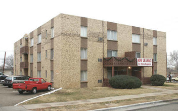 Chester Street Apartments in Aurora, CO - Building Photo - Building Photo