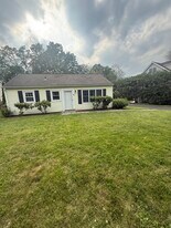 14 Circle Dr in Greenwich, CT - Building Photo