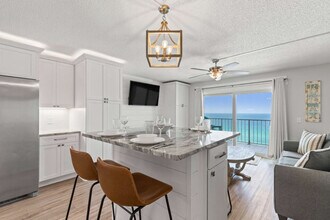 8743 Thomas Dr, Unit SI FL14-ID1405396P in Panama City Beach, FL - Foto de edificio - Building Photo