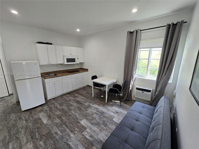 property at 1345 Pennsylvania Ave