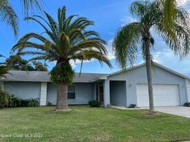 1911 Talloak Rd in Melbourne, FL - Building Photo